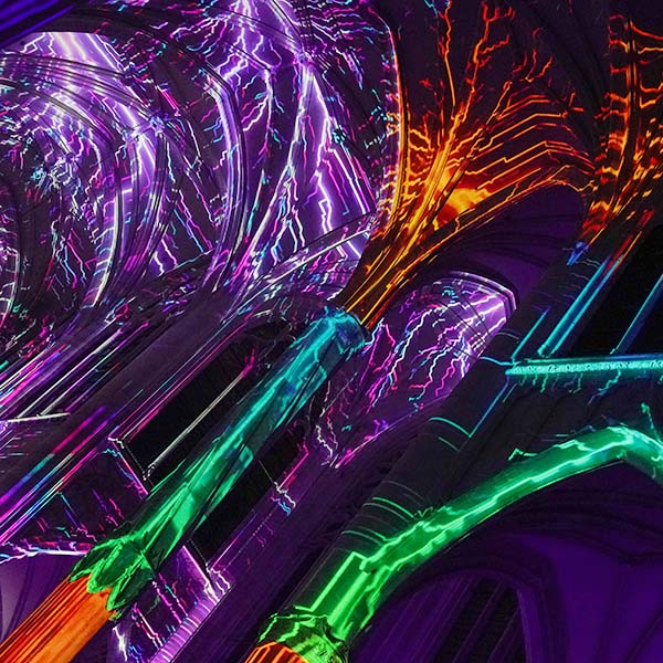 Damien Fontaine Lichtprojektion und Live-Performance im Theater.